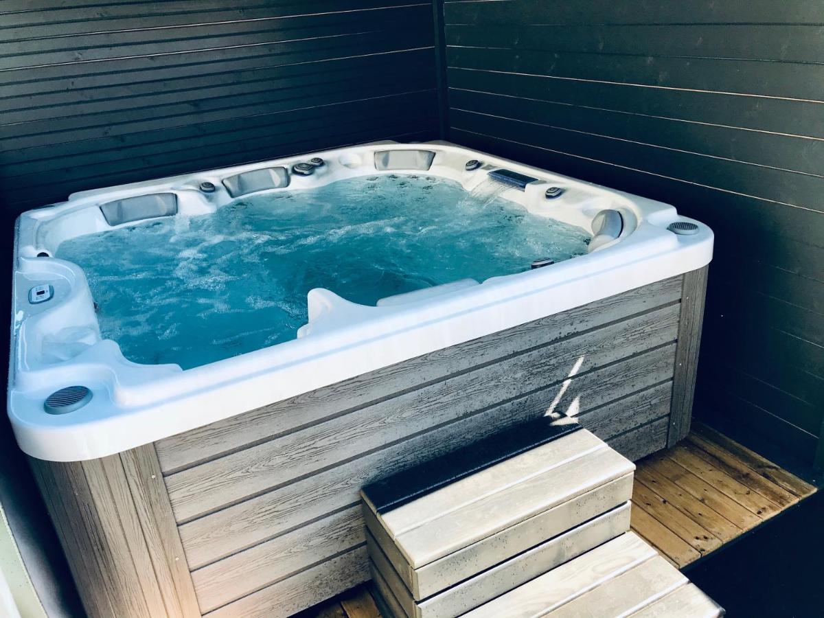לונל Guesthouse La Costiere - Logements Independants - Espace Piscine Jacuzzi מראה חיצוני תמונה