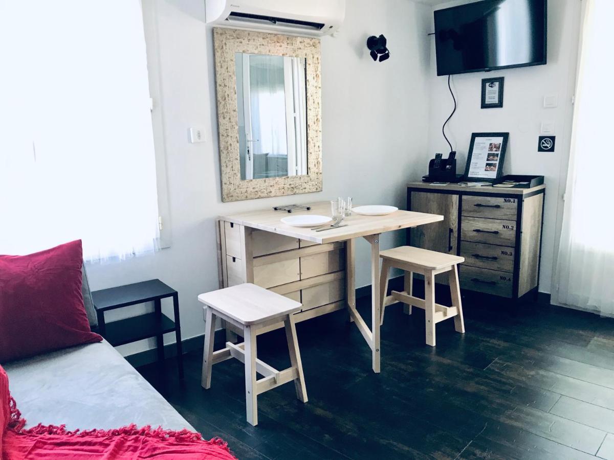 לונל Guesthouse La Costiere - Logements Independants - Espace Piscine Jacuzzi מראה חיצוני תמונה