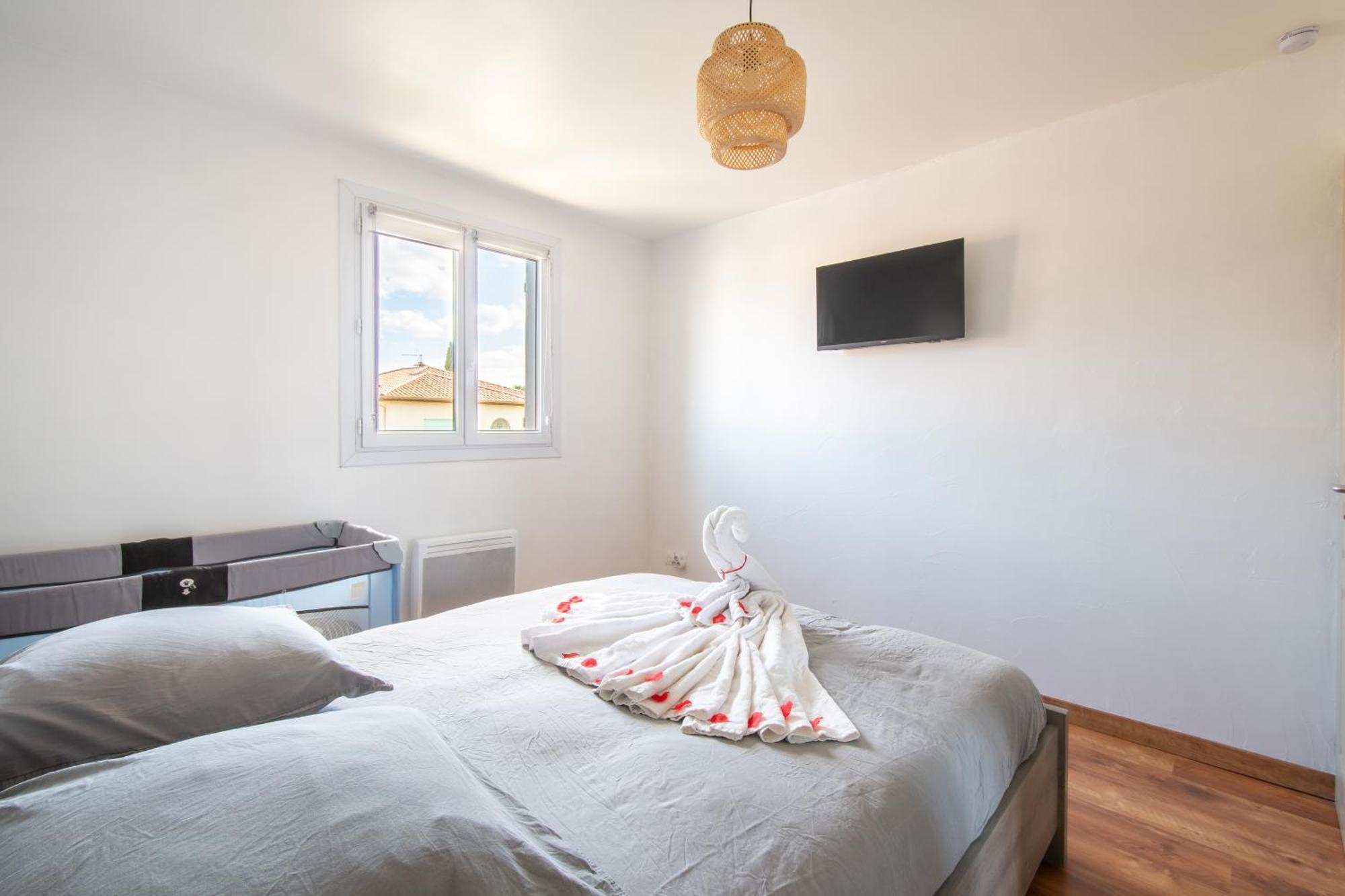 לונל Guesthouse La Costiere - Logements Independants - Espace Piscine Jacuzzi מראה חיצוני תמונה
