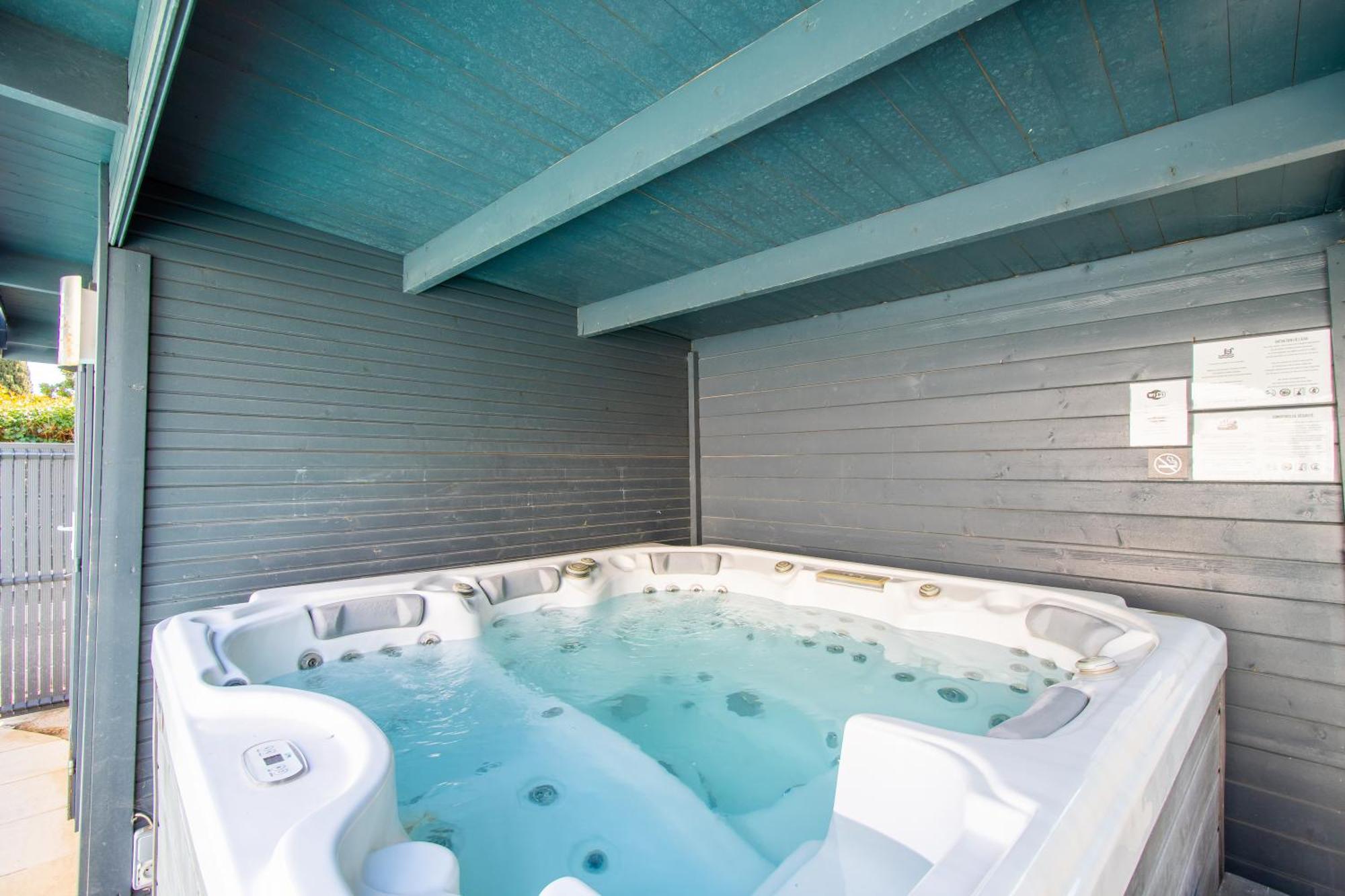 לונל Guesthouse La Costiere - Logements Independants - Espace Piscine Jacuzzi מראה חיצוני תמונה